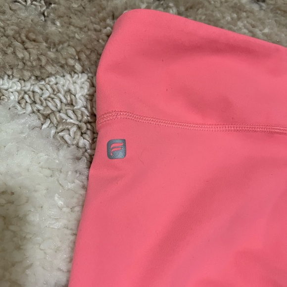 Pink Fabletics capri leggings. Size XS - Picture 4 of 4